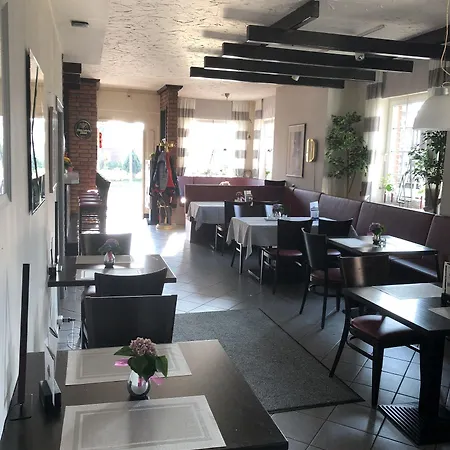 Landgasthof - Restaurant מלון